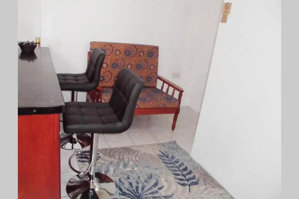 Green Castle Apartment#2 In City Of Roseau Apartamento