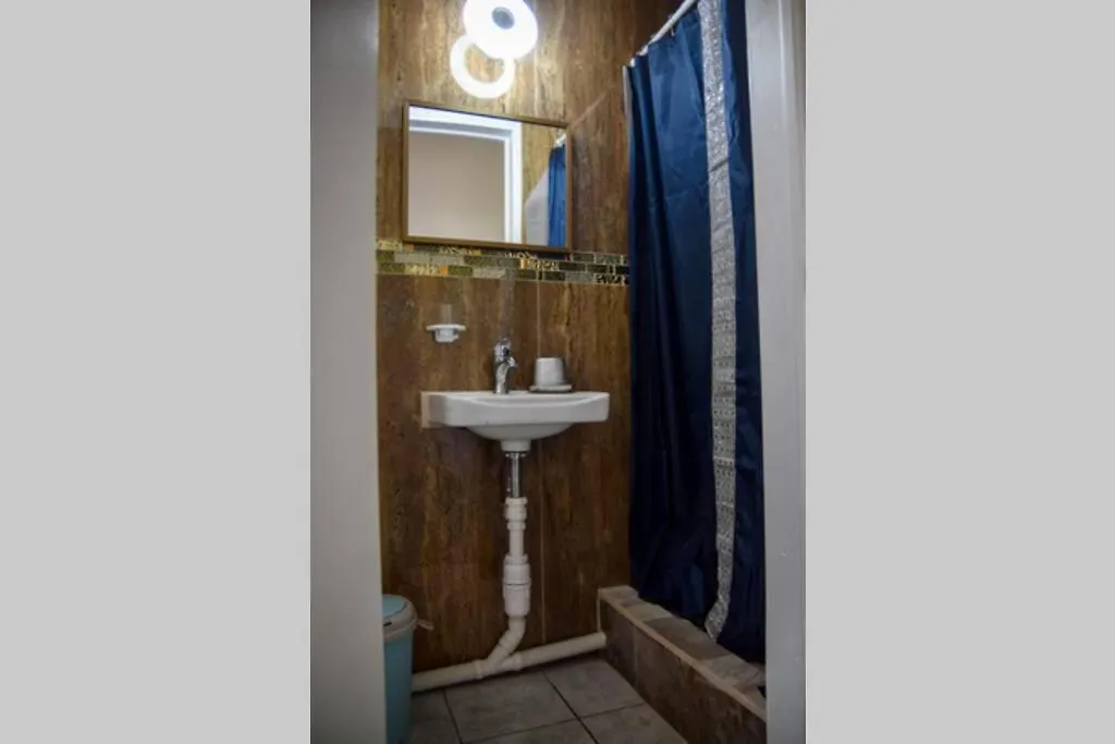 Green Castle Apartment#2 In City Of Roseau Apartamento